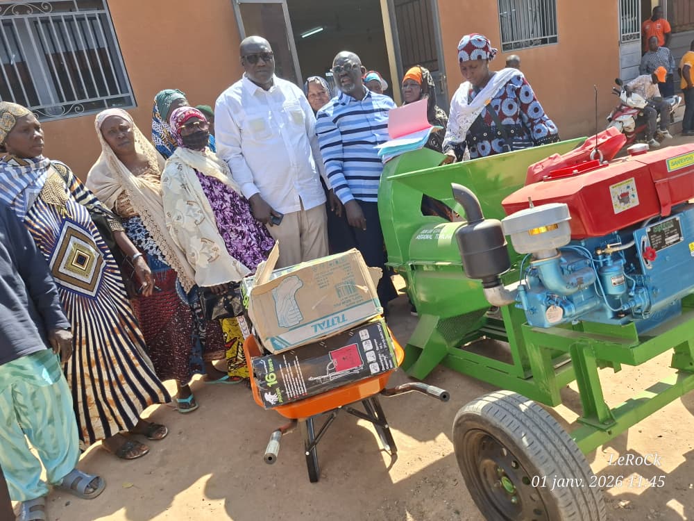 REMISES DE KITS ALIMENTAIRES ET DE MATÉRIELS AGRICOLES