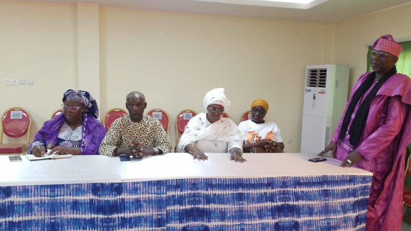 MOIS DE JEÛNE ET DE CARÊME 2026 LES SÉNATEURS DU TCHOLOGO FONT DON AUX CONSEILLERS RÉGIONAUX