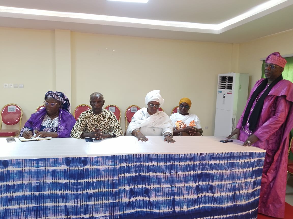 MOIS DE JEÛNE ET DE CARÊME 2026 LES SÉNATEURS DU TCHOLOGO FONT DON AUX CONSEILLERS RÉGIONAUX